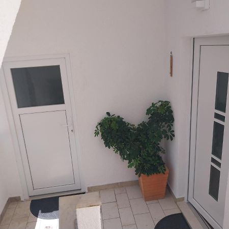 Apartmani Bonavia Елса Экстерьер фото