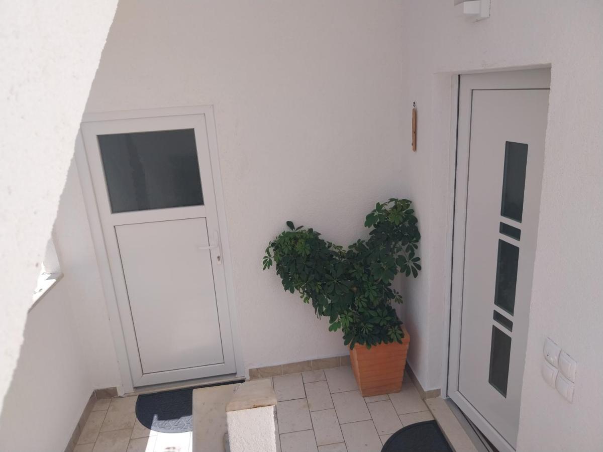 Apartmani Bonavia Елса Экстерьер фото